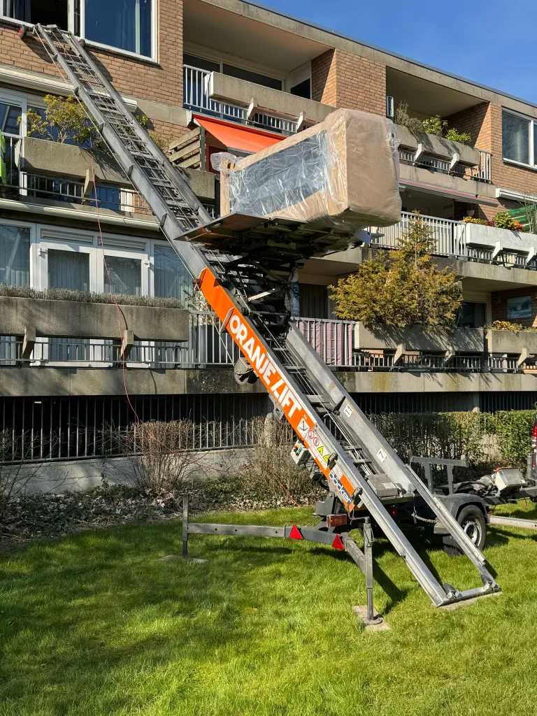 Meubellift bij appartementencomplex Nederland