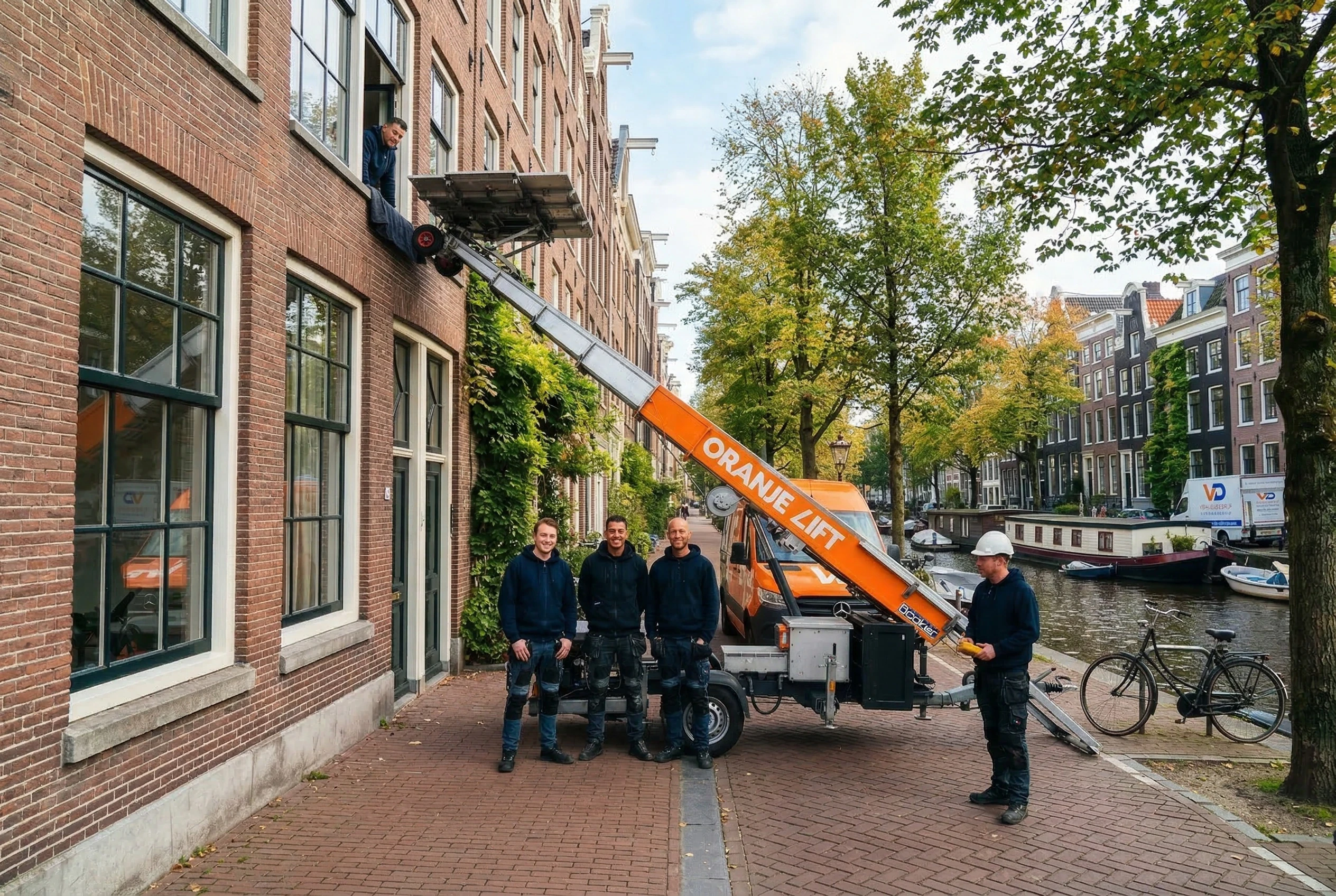 Compacte aanhangerlift op parkeerplek in Den Haag